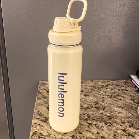 Back to Life Sport Bottle 24oz
Straw Lid. Color bone - Picture 1 of 4